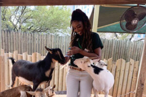 Meet Zoo Volunteer Domonique